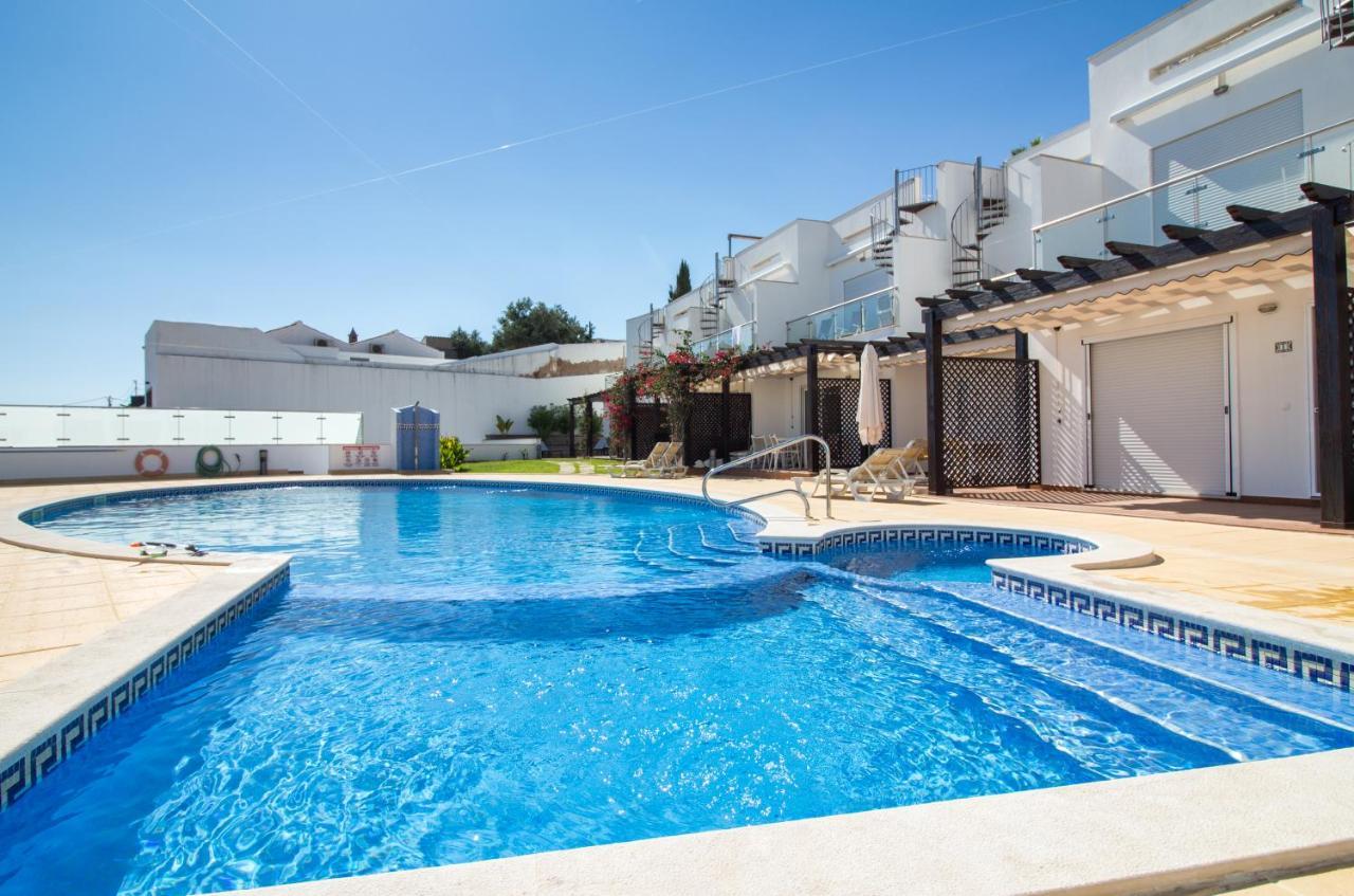Cliff-Top Townhouse With Stunning Ocean Views 카르보에이루 외부 사진