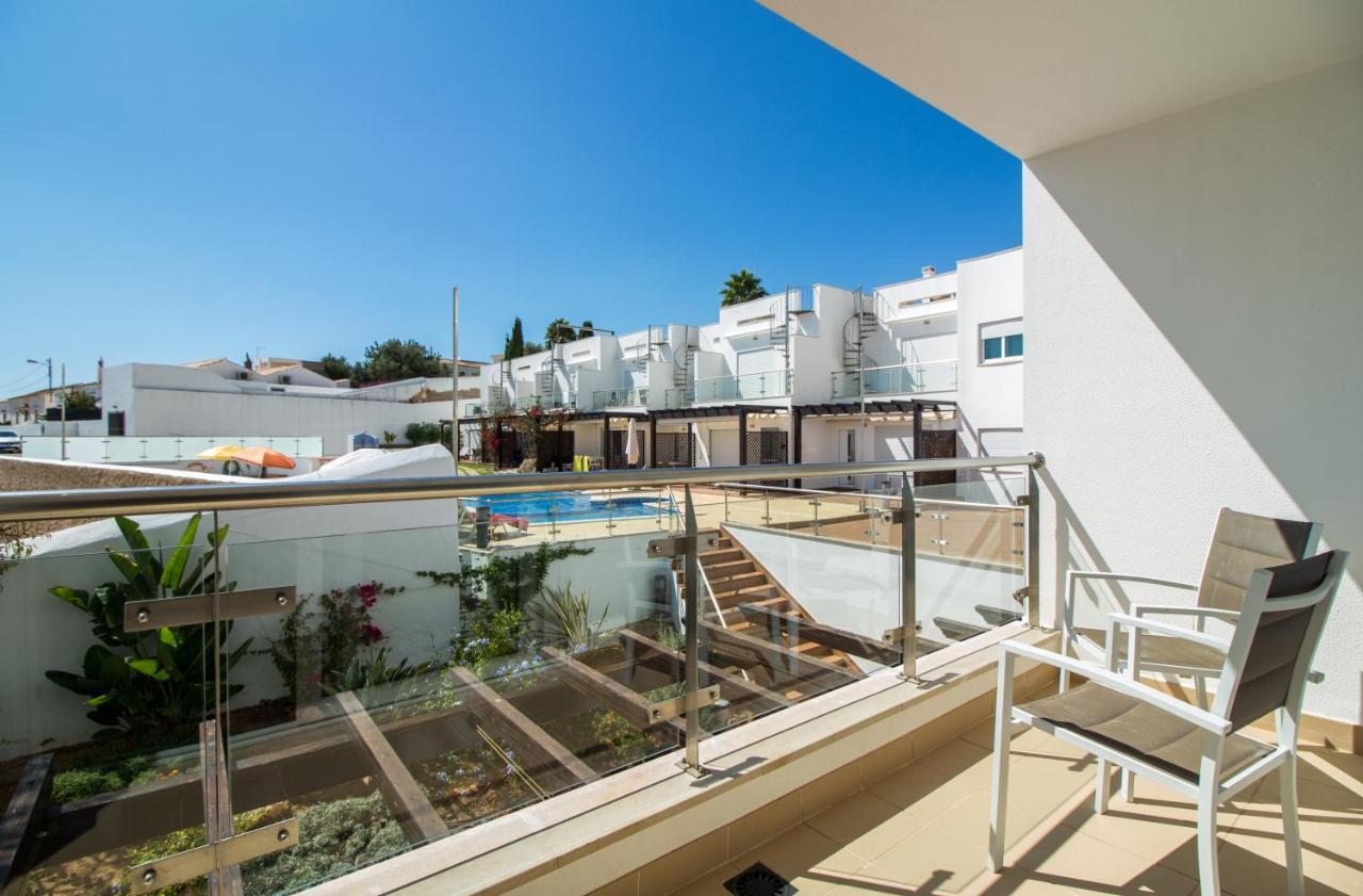 Cliff-Top Townhouse With Stunning Ocean Views 카르보에이루 외부 사진