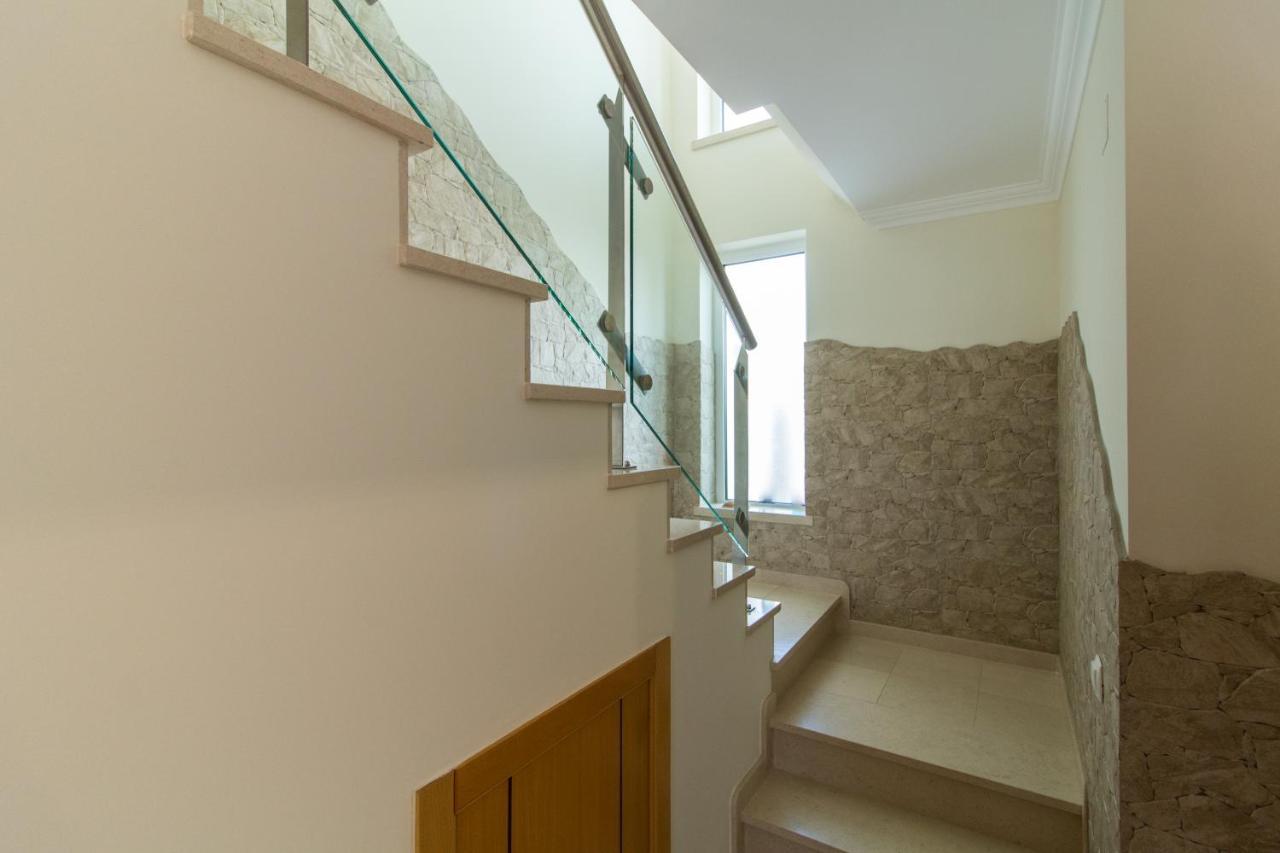 Cliff-Top Townhouse With Stunning Ocean Views 카르보에이루 외부 사진
